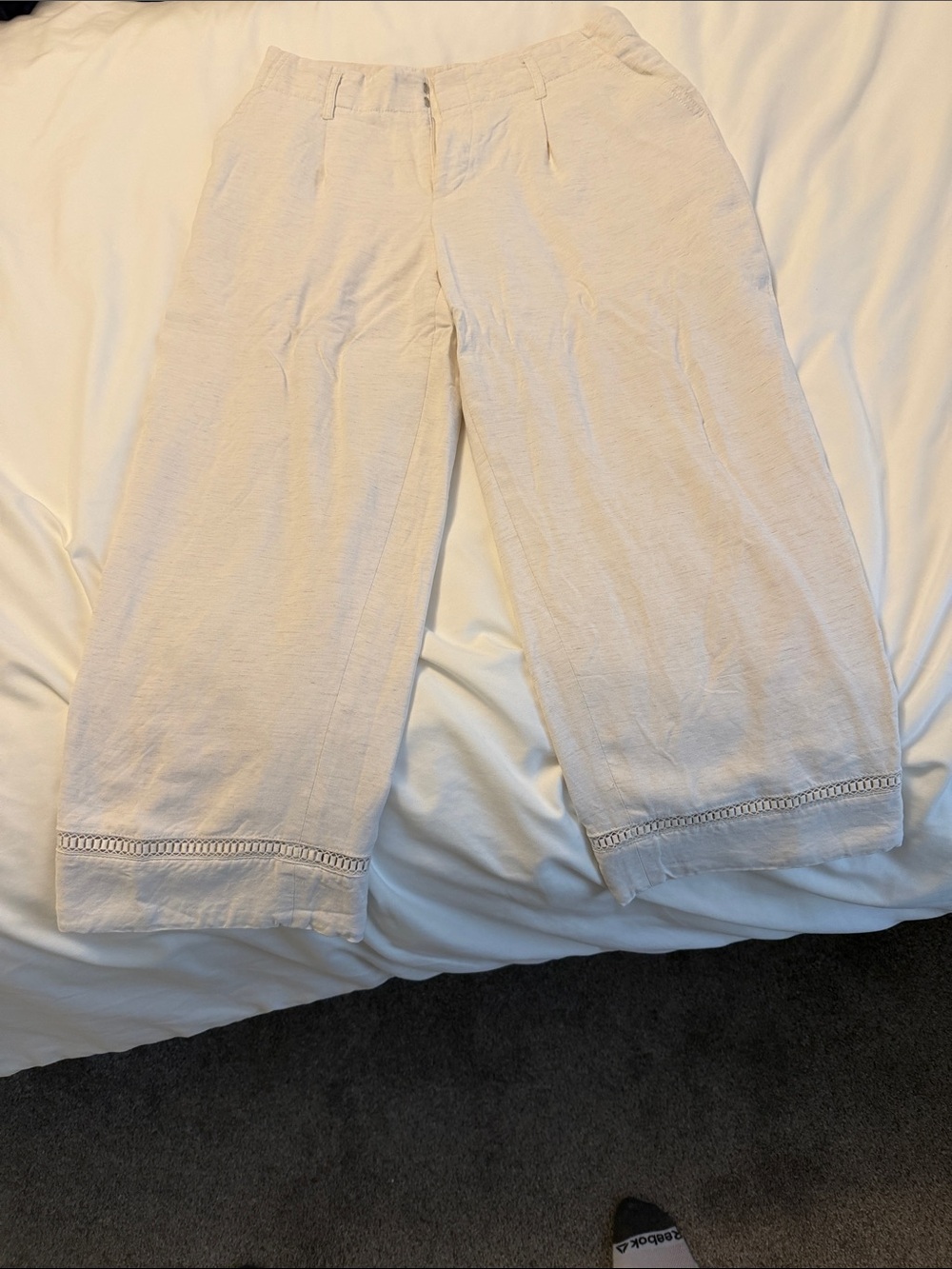 Club Monaco Ivory Cropped Wide-Leg Pants with Hem Trim